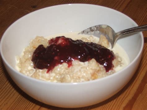 Rice Pudding with Raspberry Jam - Catering-Online