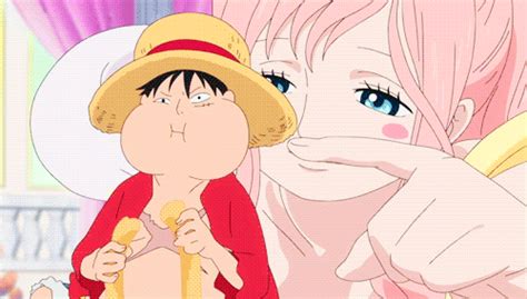 Better not to interfere with luffy eat | Anime Amino