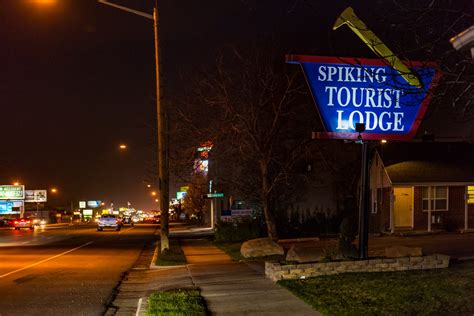 Motel Signs | Dave Koch Photography