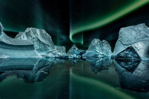 Seeing the Northern Lights in Greenland - Natural World Safaris