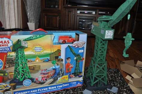 Thomas & Friends Trackmaster Cranky & Flynn Save the Day! Review - Mom ...