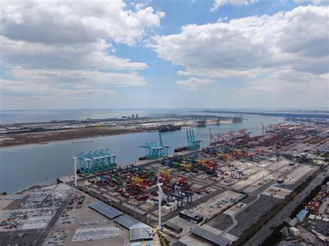 Tianjin Port container terminal goes high-tech