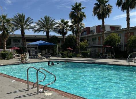 Motel 6-Las Vegas, NV – Tropicana Pool: Season-Hours-Amenities - Midlife Miles