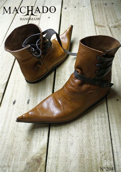 17 Best images about Poulaines & Crakows (Pointy Medieval Shoes) on Pinterest | The collection ...