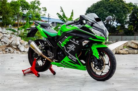 Kawasaki Ninja 250 special edition, Motorbikes on Carousell