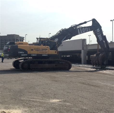 Valley View Mall Demolition in Dallas, TX | LLOYD NABORS DEMOLITION