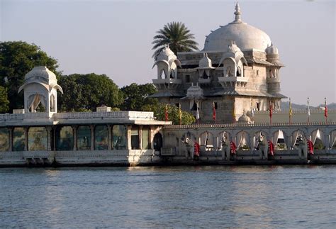 Dream Destinations: Jag Mandir Palace and Lake Pichola - Udaipur