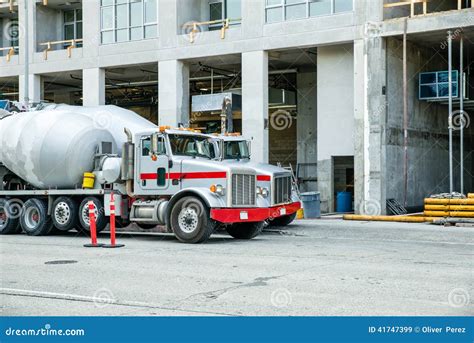 Cement Trucks Loading Royalty-Free Stock Photography | CartoonDealer.com #3100703