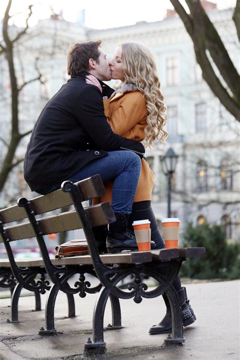 Beautiful Couple Kissing Images / Your beautiful couple stock images are ready. - img-i