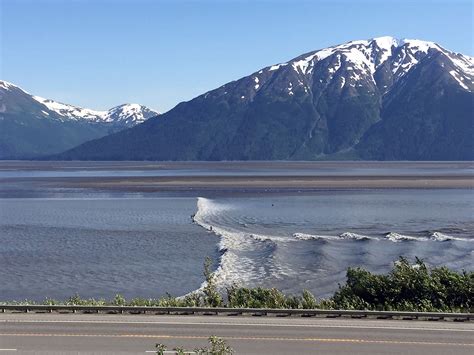 Bore Tide on Turnagain Arm - Get Lost Travel Vans