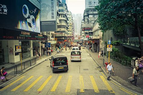 2016-07-30 STREET SCENE HONG KONG CROSSWALK - heyyouphoto.com