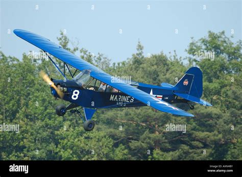 Piper j 3 cub hi-res stock photography and images - Alamy