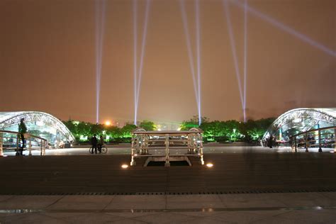 lasers pointing up | Near the Museum metro station, line 2 | James Creegan | Flickr