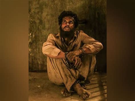 Randeep Hooda celebrates 5 years of 'Sarabjit' with throwback pictures | www.lokmattimes.com