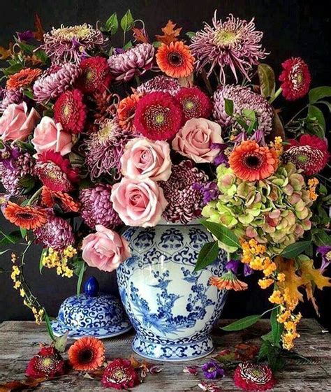 Pin by Baby!! on Flores de Colores. | Spring floral arrangements ...