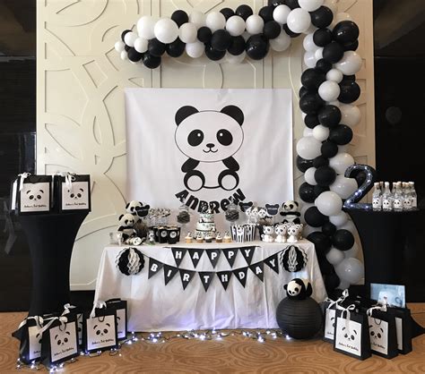 oh my gosh this panda party is so cute! -See more Panda Party ideas on B. Lovely Events Panda ...