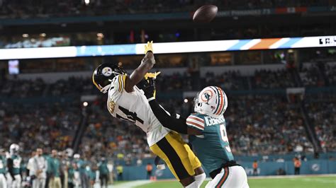 GAME PHOTOS: Week 7 at Dolphins