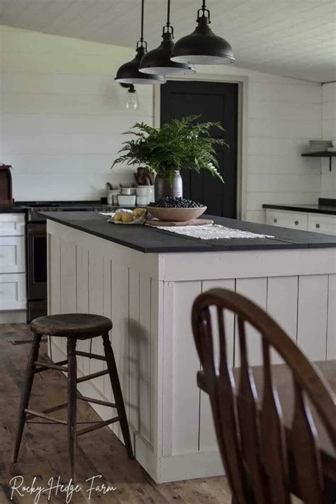 DIY Rustic Farmhouse Kitchen Island - Rocky Hedge Farm