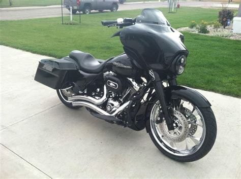 2011 black Street Glide for sale on 2040-motos