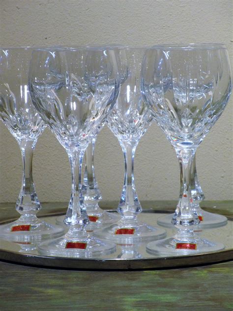 Set of six red wine French crystal glasses – Chez Pluie