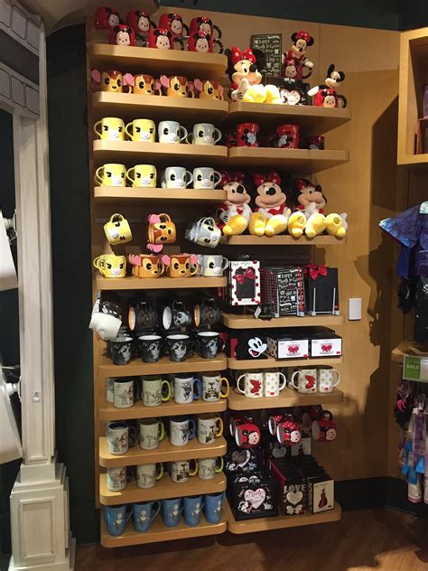 Disney Store Visual Merch- Tsum Tsum Move on Behance