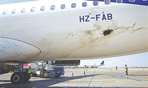 Plane ablaze in Houthi attack on Saudi airport - Newspaper - DAWN.COM