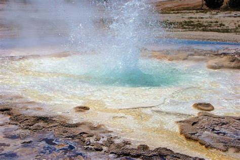 Geysers and Hot Springs in Yellowstone National Park - National Parks Etc.