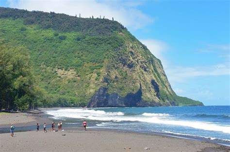 WAIPIO VALLEY ROAD 🌴 Hike OR drive to Waipio Valley beach OR just see ...