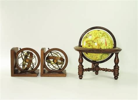 Antique: Bookends & Globe with Stand (3) - Wood - Catawiki