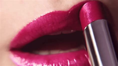 Lipstick GIFs - Get the best gif on GIFER