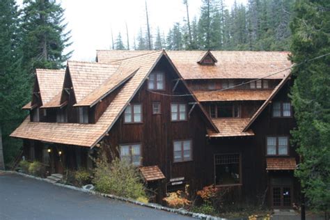 This Historic Oregon Lodge is the Perfect Getaway