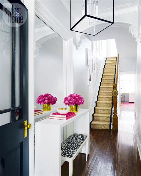 5 Ways To Decorate A Narrow Hallway - shoproomideas