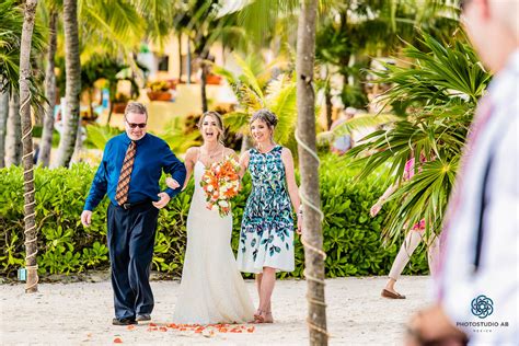 Barcelo Maya Grand Resort wedding day L and C – Alessandro Banchelli Mexico wedding photographer