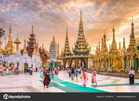 Shwedagon Pagoda in Myanmar – Stock Editorial Photo © sepavone #161456414