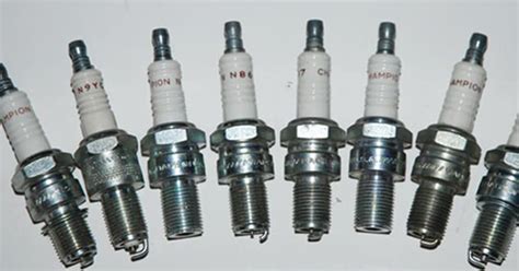 How do spark plugs work? | Mobil™