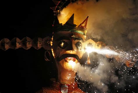 Dussehra 2014: People Across the Country Celebrate Festival, Burn Ravana Effigies [PHOTOS ...