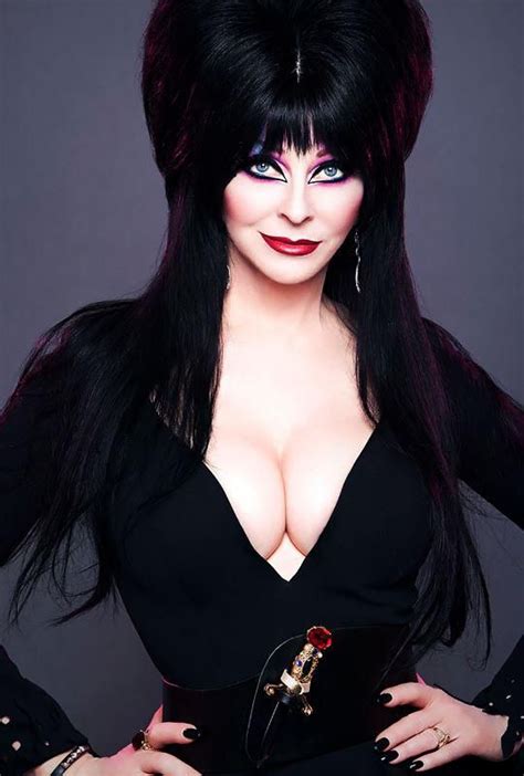 Elvira aka Cassandra Peterson | Cassandra peterson, Beautiful female celebrities, Cassandra