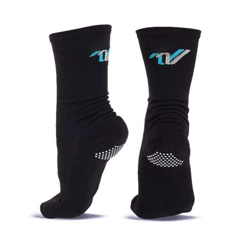 This technical dance sock provides a smooth knit surface for effortless turning. Extra padding ...