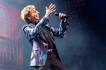 Barry Manilow - Westgate Las Vegas Resort & Casino, Las Vegas, NV - 05 ...