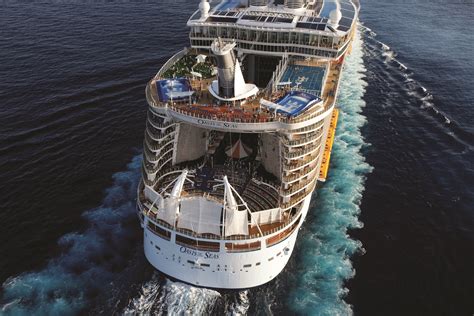 Royal Caribbean - Oasis of the Seas® - FlowRider® Official | The ...