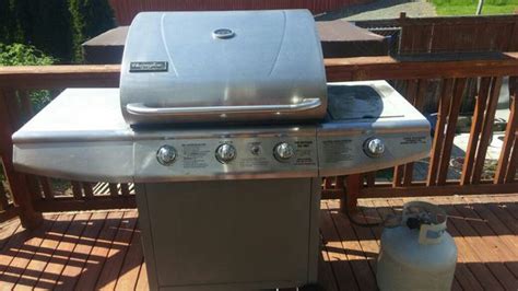 Charmglow gas grill. for Sale in Federal Way, WA - OfferUp