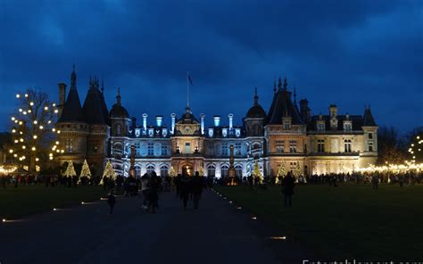 Entertablement Abroad – Christmas Market at Waddesdon – Entertablement