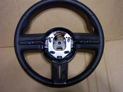 2007 Ford mustang steering wheel emblem