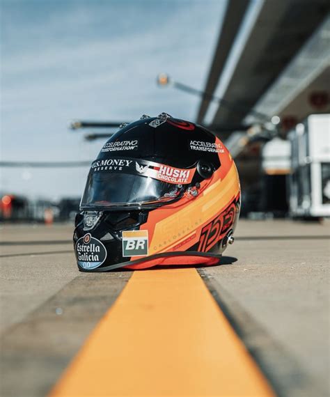 Carlos Sainz USGP Helmet : r/formula1