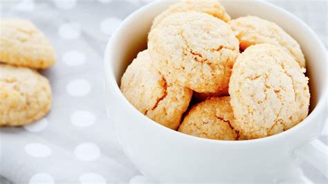 Biscotti morbidi alle noci, ottimi a colazione o merenda