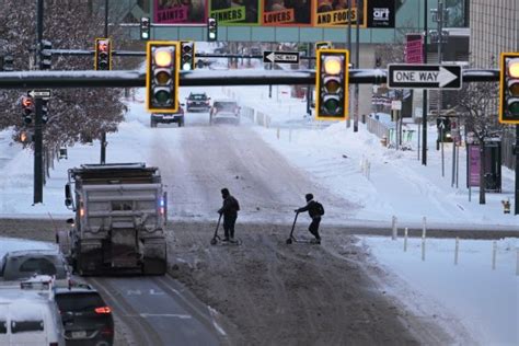 Denver weather: Winter storm moves in as slick roads, freezing mist