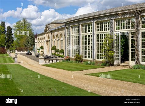 Außenansicht des The Sculpture Gallery, Woburn Abbey Gardens; eine ehemalige Orangerie ...