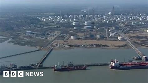 Fawley oil refinery expansion gets go-ahead - BBC News