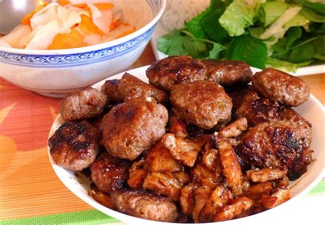 Bun cha Hanoi - The best specialty in Vietnam cuisine