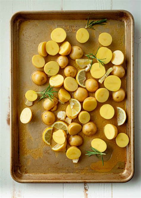 Roasted Greek Potatoes with Garlic and Herbs